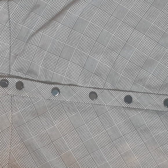 VERVE BLUE, BLACK /GRAY/ WHITE PLAID  BUTTON FRONT ASYMMETRICAL SKIRT. SIZE 6 - Picture 3 of 9